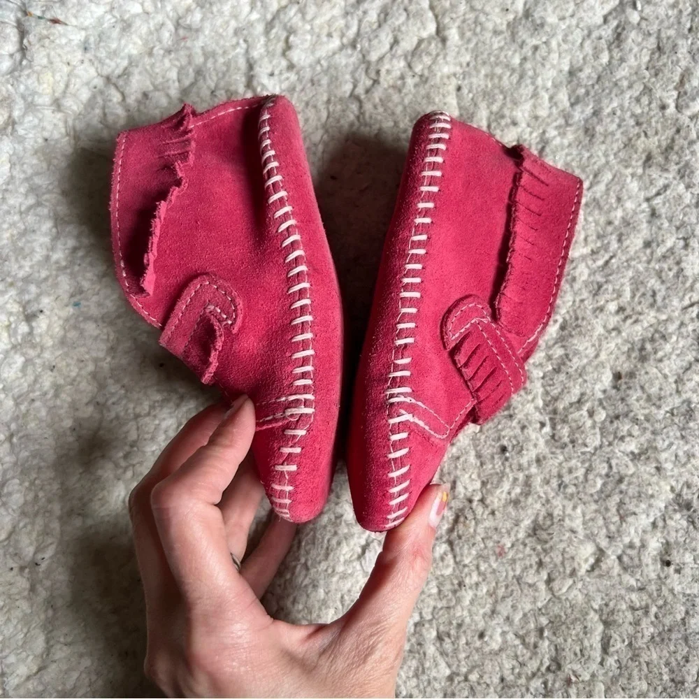 Minnetonka: Baby Vibrant Pink Suede Fringe Velcro Vamp Closure Booties Size 6